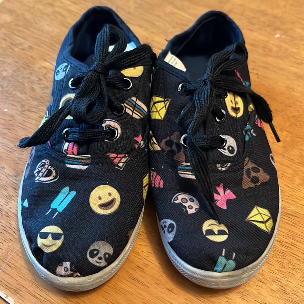 Emoji Canvas Shoes Girls Size 13